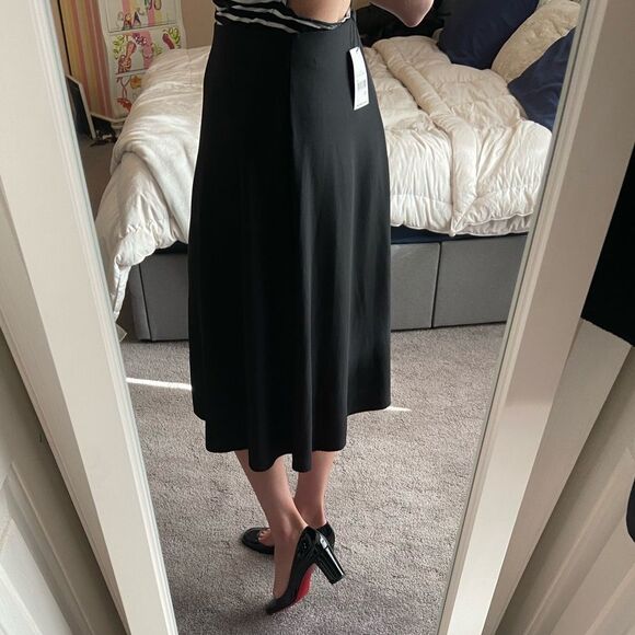 Dresses & Skirts - 🎈 HP  🎈Jennyfer pull on midi skirt ⭐️ HP ⭐️